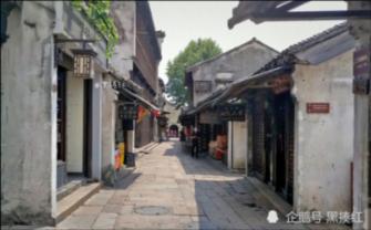 奔驰电动货车海外上市，内饰过于科幻
